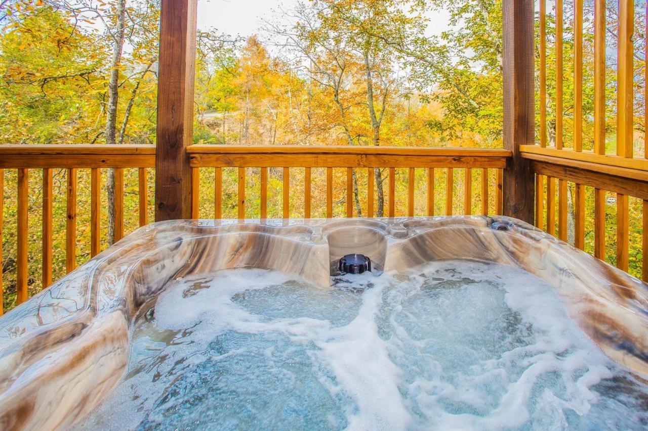 A Bear'S Alpine Splash Villa Pigeon Forge Luaran gambar